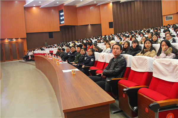 2016112410380651.jpg 我院召开学生安全教育知识讲座