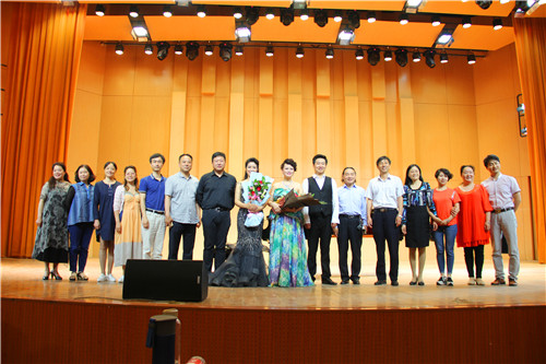 2016061208542812.jpg 我院青年教师冯志东个人独唱音乐会亮相音乐厅