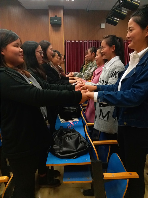 2016102509102651.jpg 我院开展大学生心理健康主题班会活动