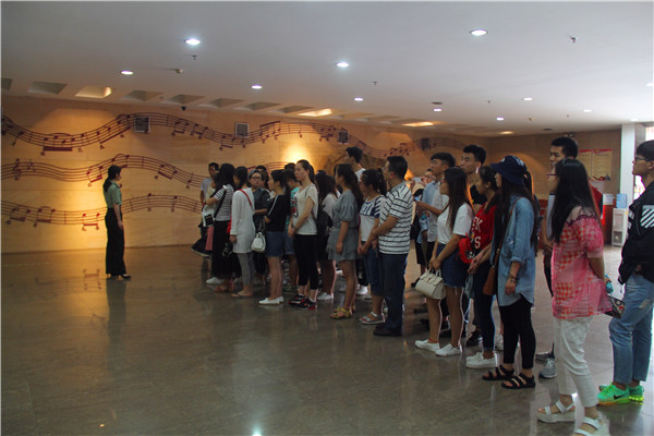2016062808401212.jpg 我院学生党员赴鄂豫皖革命纪念馆开展“两学一做”党日活动