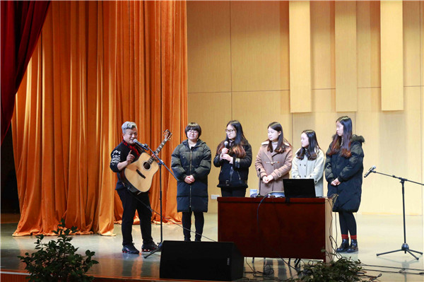 2017120608124175.jpg 王建友来我院举行流行音乐创作讲座